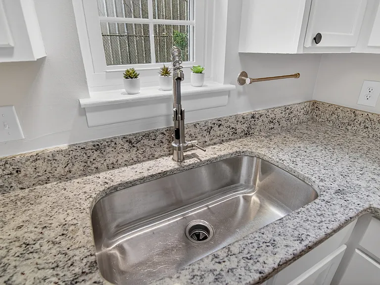 21 Rivers Point Row #10C — Photo 7
