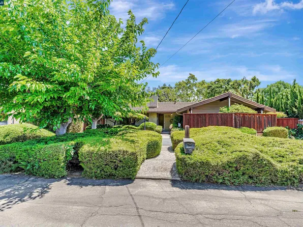 1718 Elm Rd, Concord, CA 94519