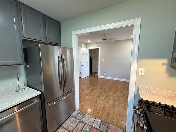 5th image of 9 Morningside Dr #A