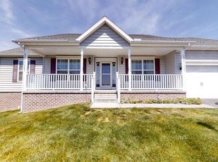 13 Kestrel Dr, Gettysburg, PA 17325