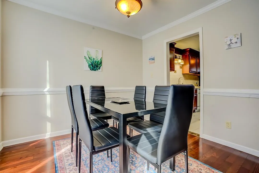 3 bed, 1520 sqft, $1,995 — Photo 2