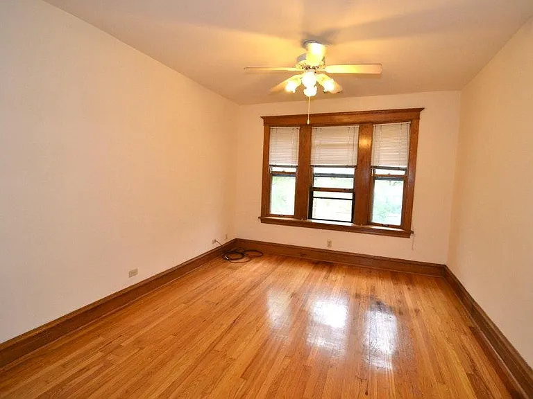 3606-08 N Bosworth Ave — Photo 4