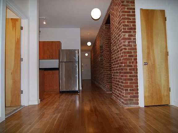 2nd image of 76 Pinehurst Ave APT 34