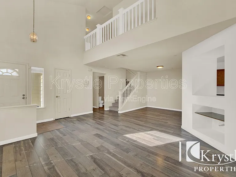 322 Clearpointe Dr — Photo 4