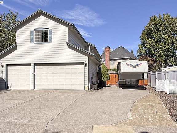 3rd image of 39735 Hood St