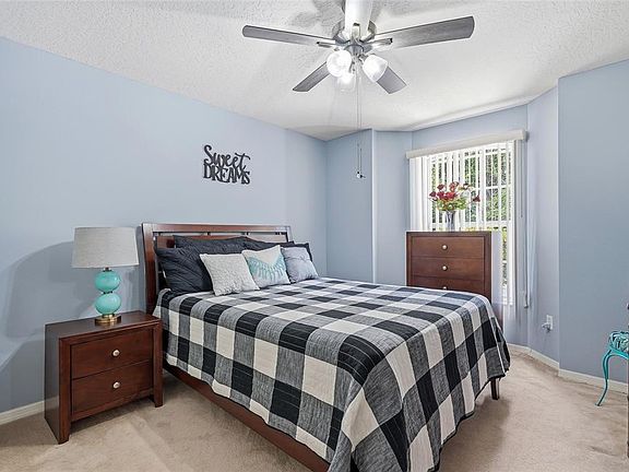 4th image of 12512 Hollybrook Ln