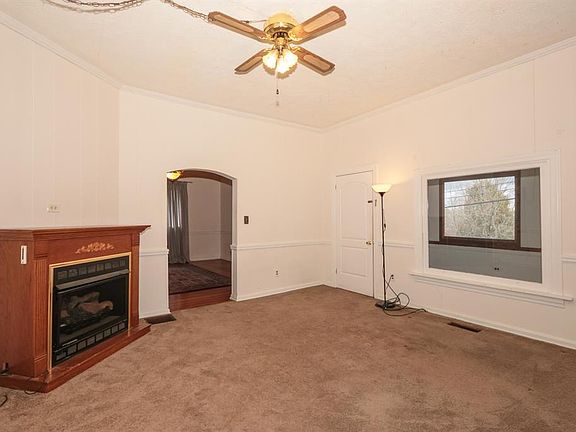 4th image of 15 Grand Ave