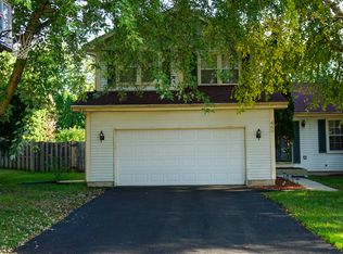 440 Regency Ct, Aurora, IL