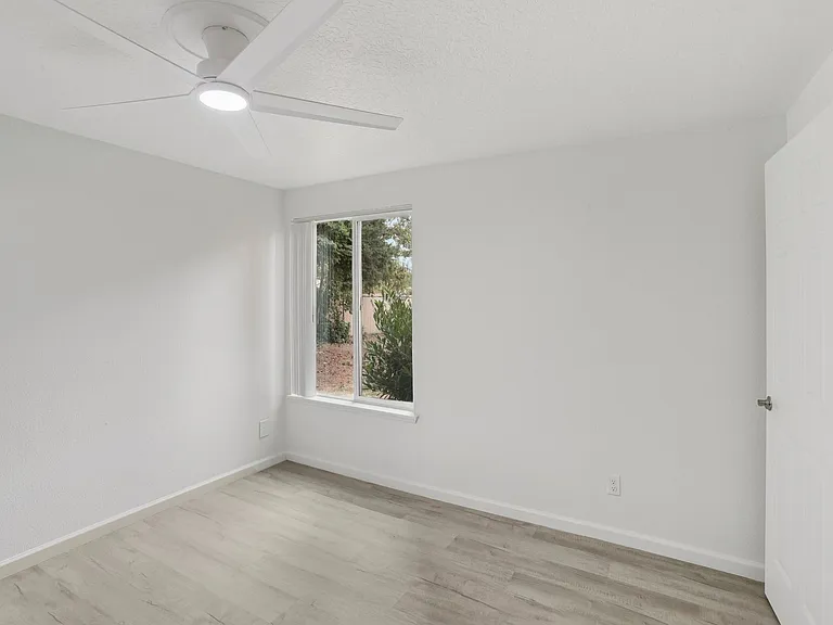 Images Highland Apartments — Photo 13
