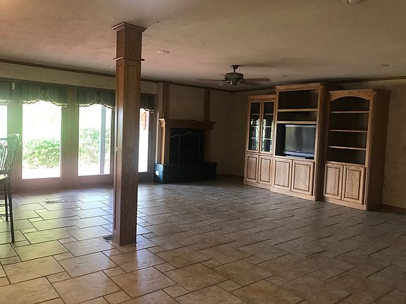 3rd image of 1408 Creekmere Dr