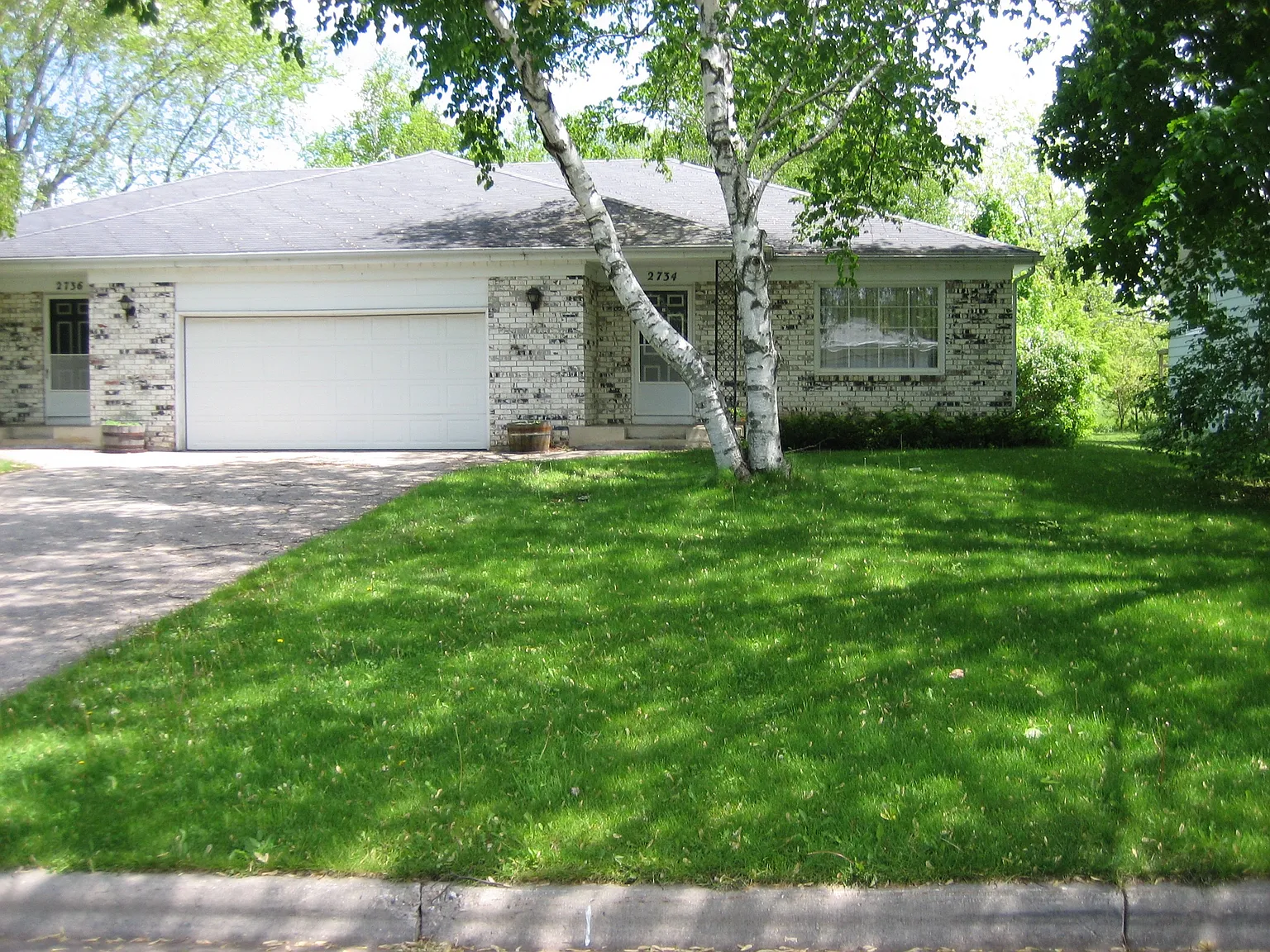 2734 Lyman Ln photo 1