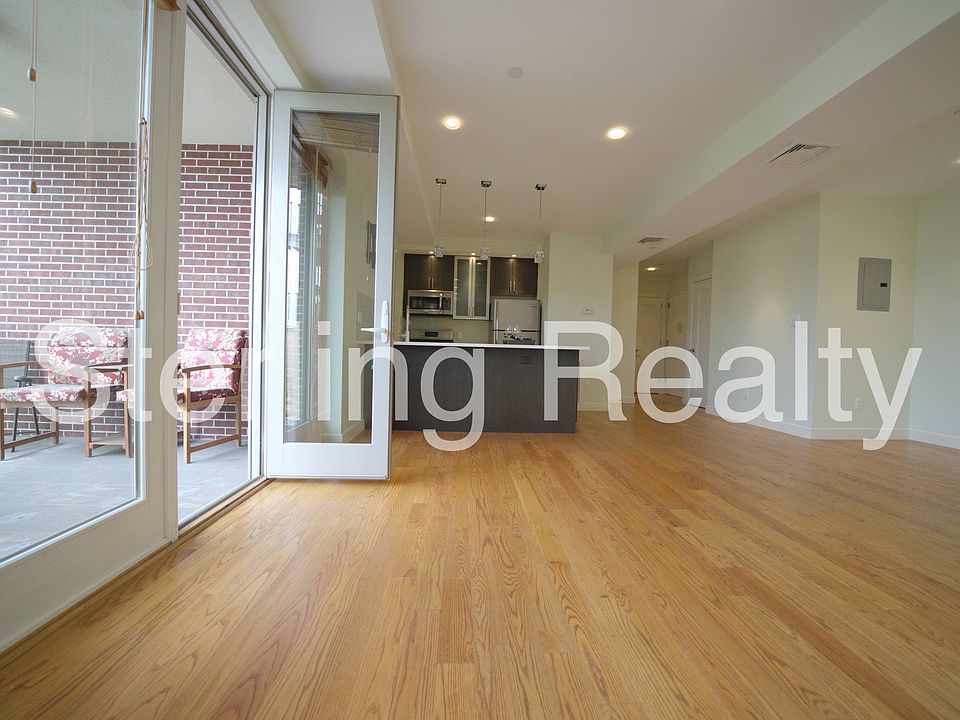 1st image of 2704 Hoyt Ave S APT 4B
