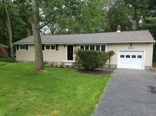 18 Williams Park Rd, Loudonville, NY 12211