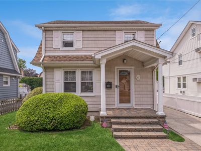 62 Vanderbilt Avenue, Floral Park, NY, 11001