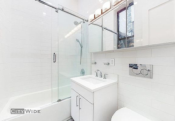 5th image of 146 E 46th St APT 2F