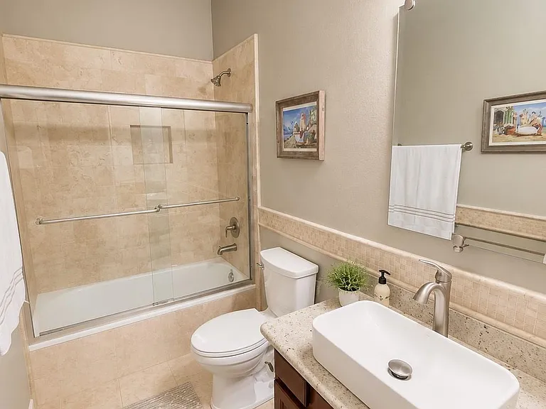110 N Hawkhurst Cir — Photo 16