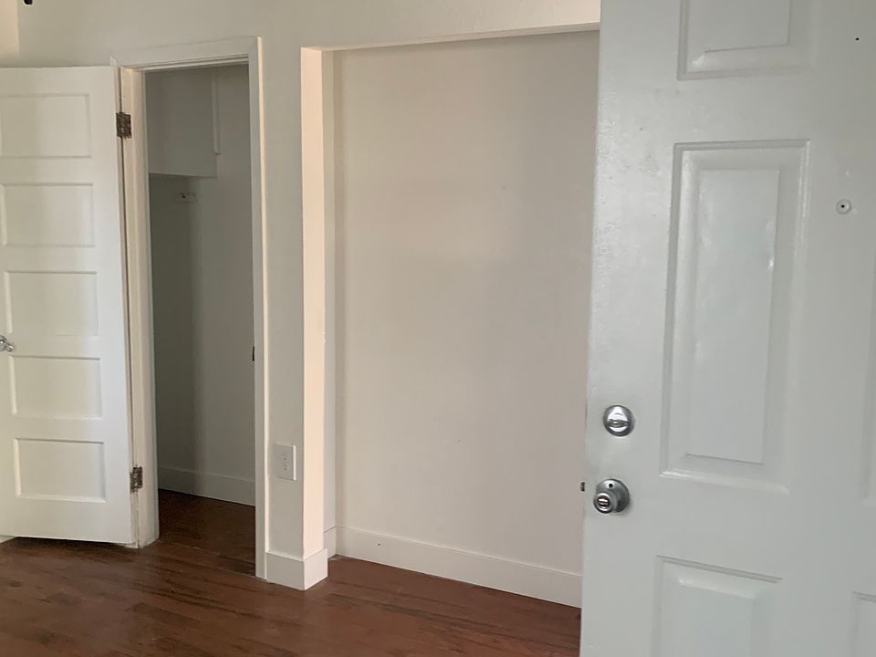 1st image of 2712 Valley St #1