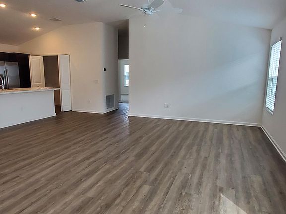 3rd image of 2875 Judah St
