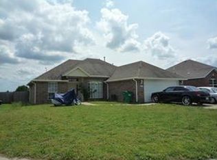 2227 Peach Blossom Ave, Springdale, AR 72764