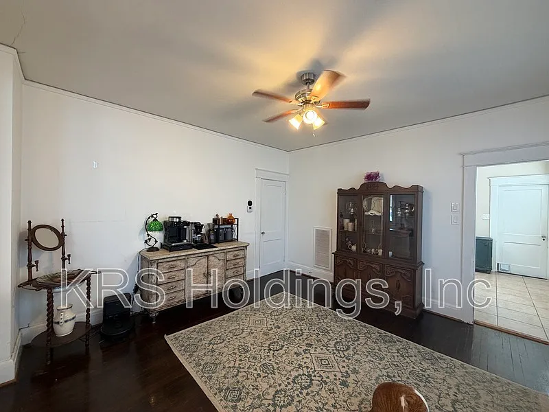 4 bed, 2.0 bath, 1978 sqft, $2,600 — Photo 4