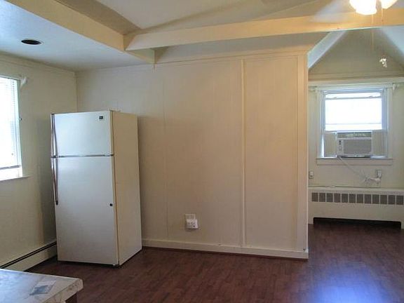 5th image of 50 Deepdale Dr