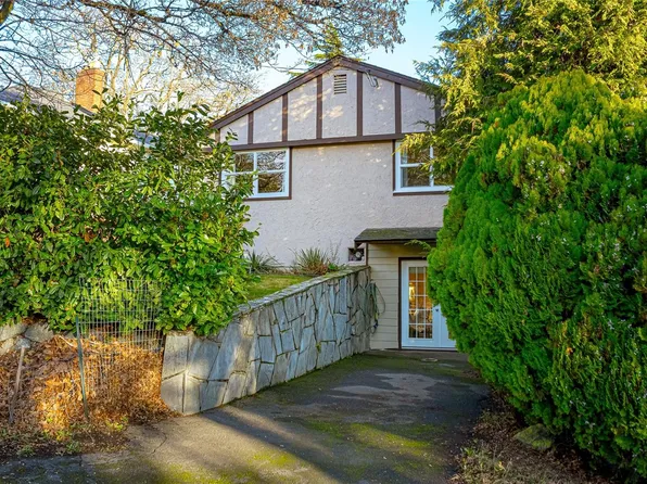 2739 Grosvenor Rd, Victoria, BC V8T 3M8