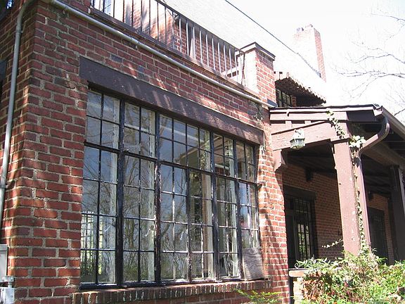 3rd image of 1220 N Piedmont Ave