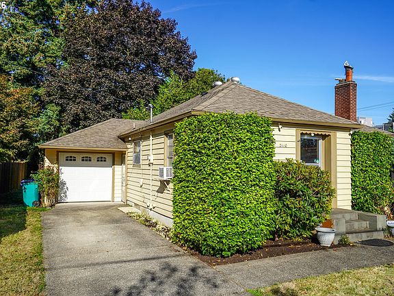 3rd image of 2110 Laurel Pl