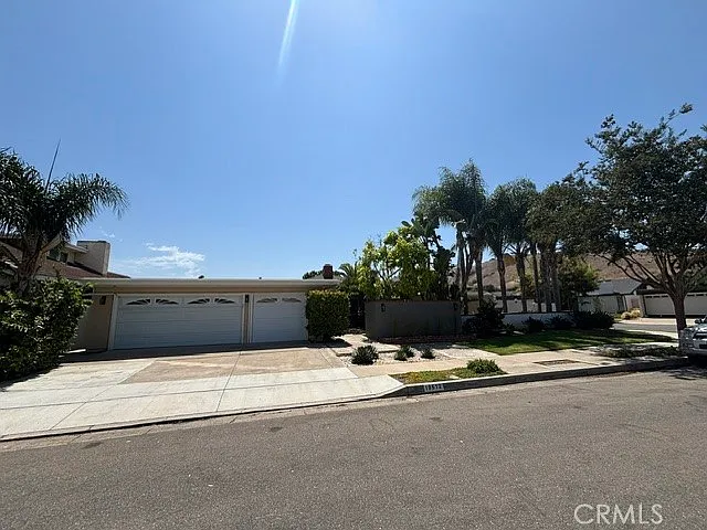 19512 Sierra Santo Rd — Photo 31