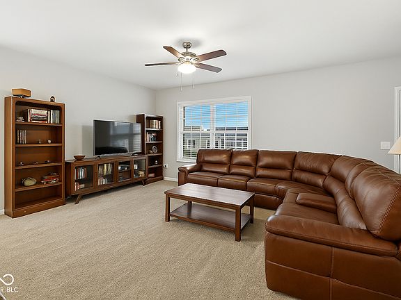 4th image of 10 Doe Creek Cir