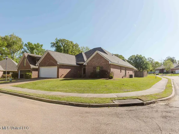 100 Woodbine Ct, Canton, MS 39046