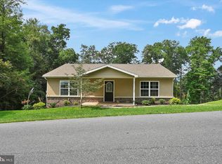 11 Hill Side Dr, Pine Grove, PA 17963