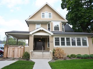 61 6th Ave APT 3, La Grange, IL 60525