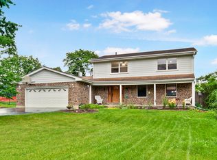 1301 N Doe Rd, Palatine, IL 60067