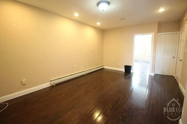 Rented by Blue Egg Realty Corp | media 22