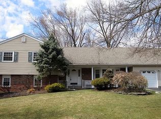 52 Oxbow Pl, Wayne, NJ 07470