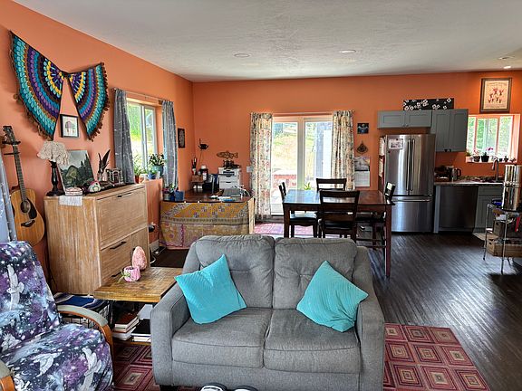 2nd image of 2750 Terrace Dr #1/2