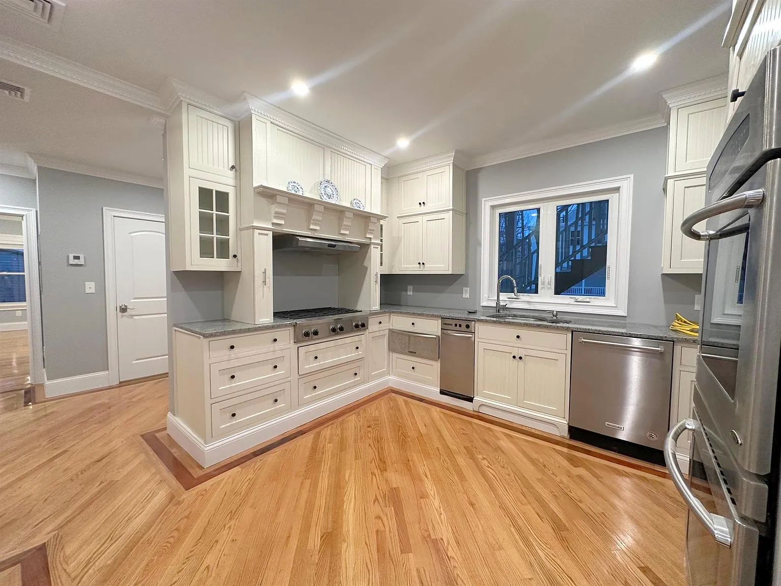66 Dudley St — Photo 2