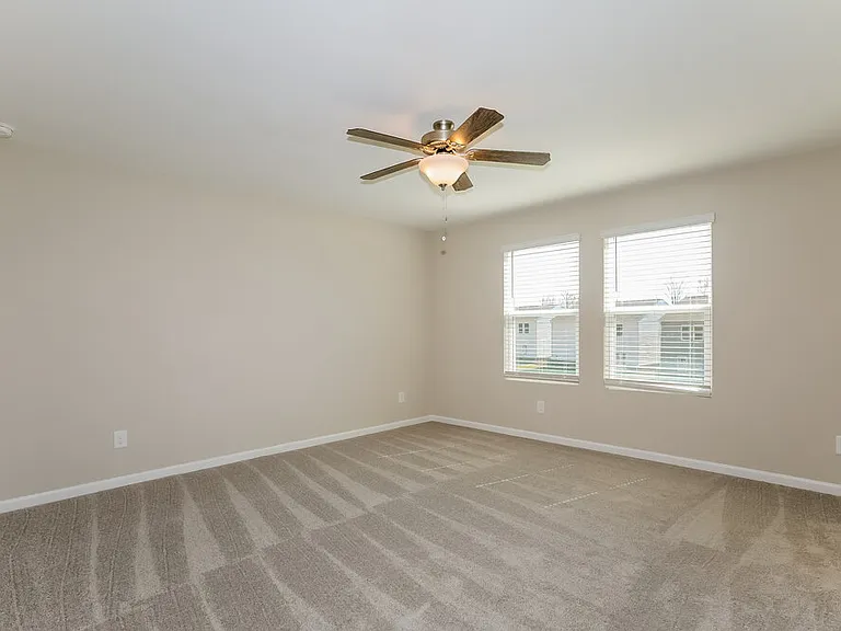 637 Knightsbridge Ln — Photo 12