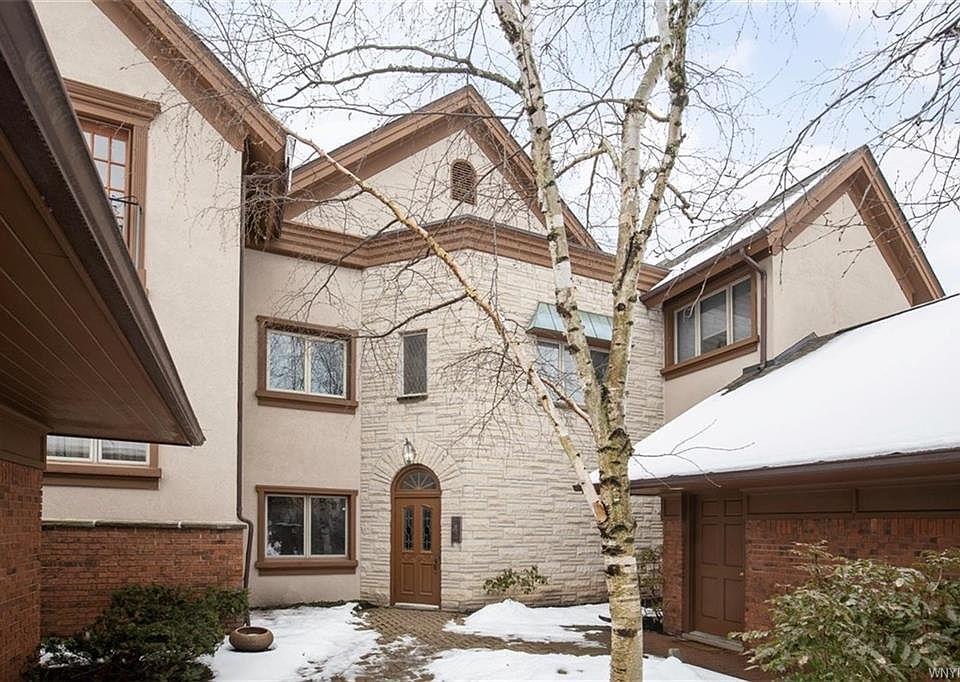 1st image of 192 Castlebrook Ln