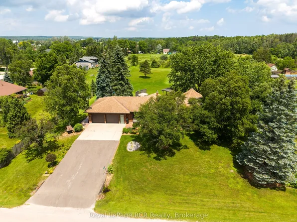 935 27th St W, Georgian Bluffs, ON N4K 0G3