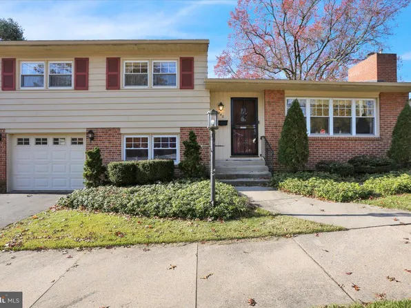 240 Gernant Ave, Sinking Spring, PA 19608