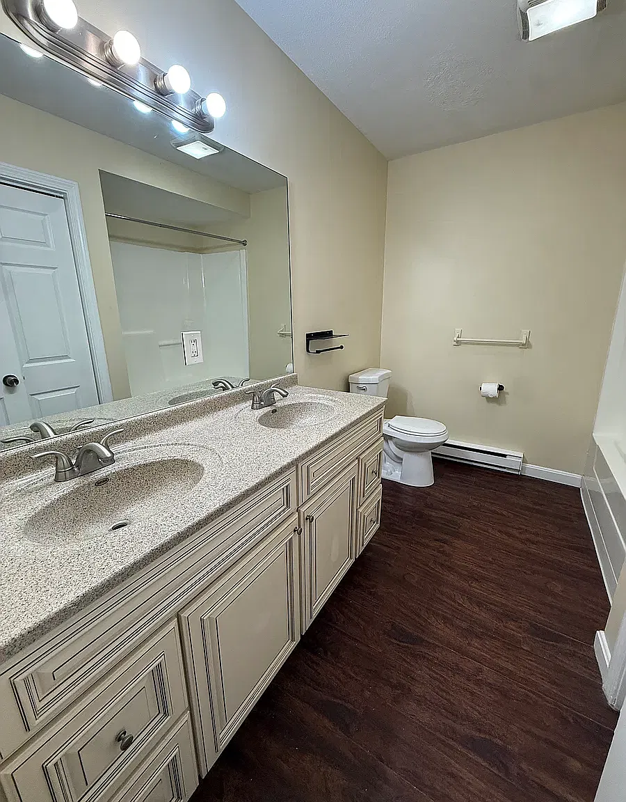 2 bed, 832 sqft, $1,750 — Photo 3