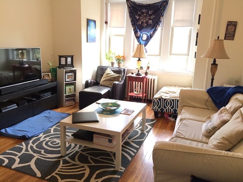 2nd image of 1203 Boylston St APT 1