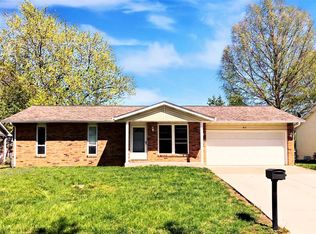 413 Oakwood Dr, Troy, IL 62294