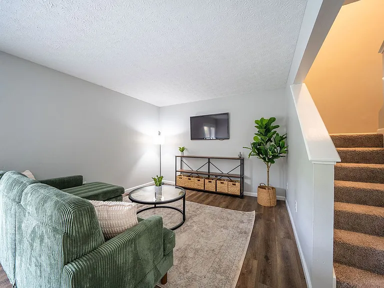 3085-3194 Griggsview Court — Photo 33