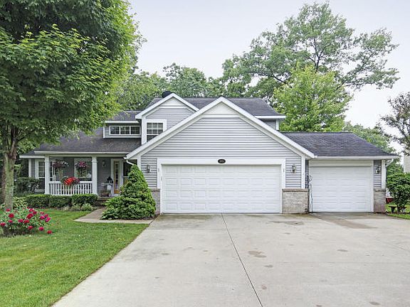 2nd image of 14952 Woodacre Ct