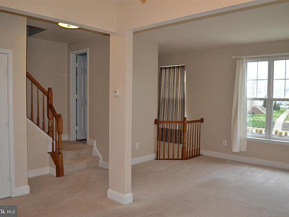 3rd image of 16732 Sweeney Ln
