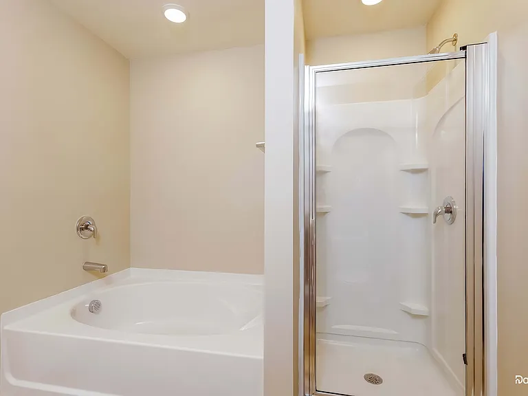207 Sawyer Ln N — Photo 8