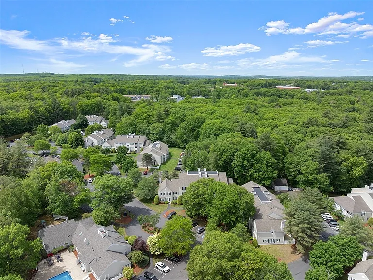 700 Brookside Dr #J — Photo 31